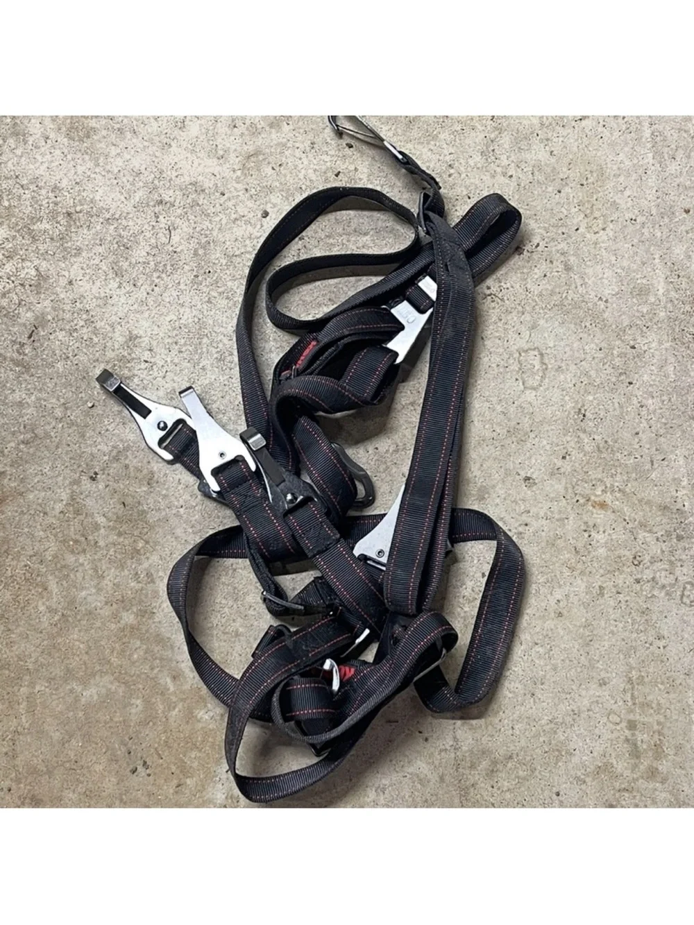 Kong Black Safety Car Hook for Harness